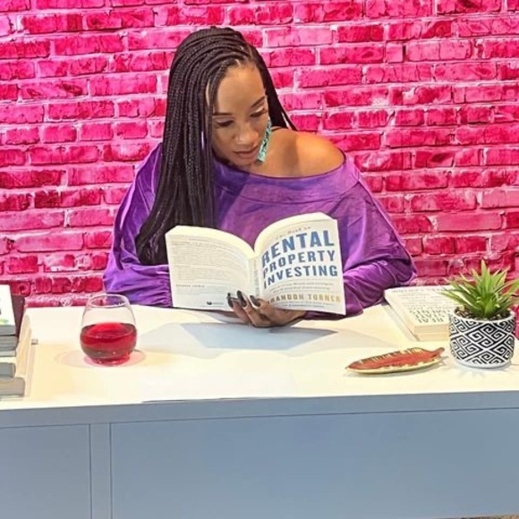 Meet your Posher, Amanda - Picture 1 of 1